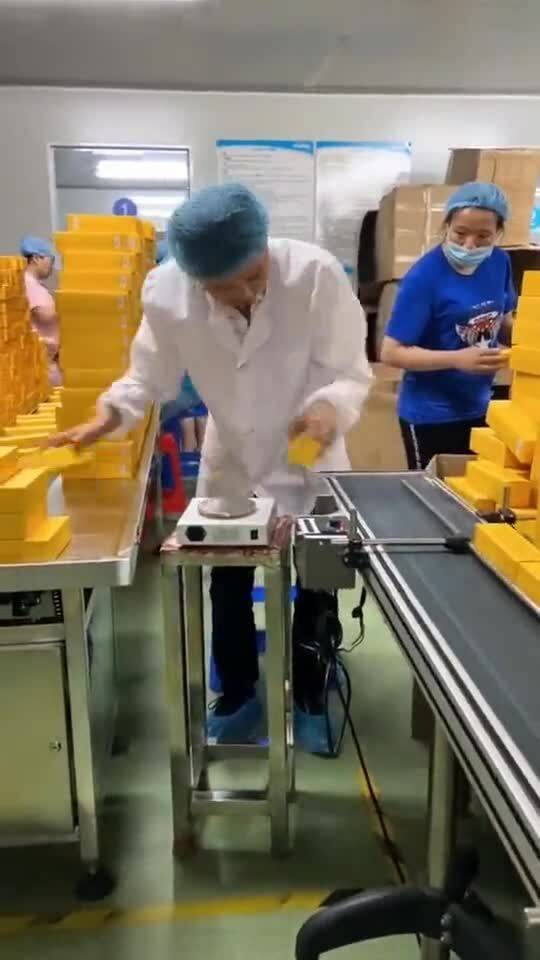 老板車間一日體驗(yàn)記 當(dāng)管理者化身一線工人